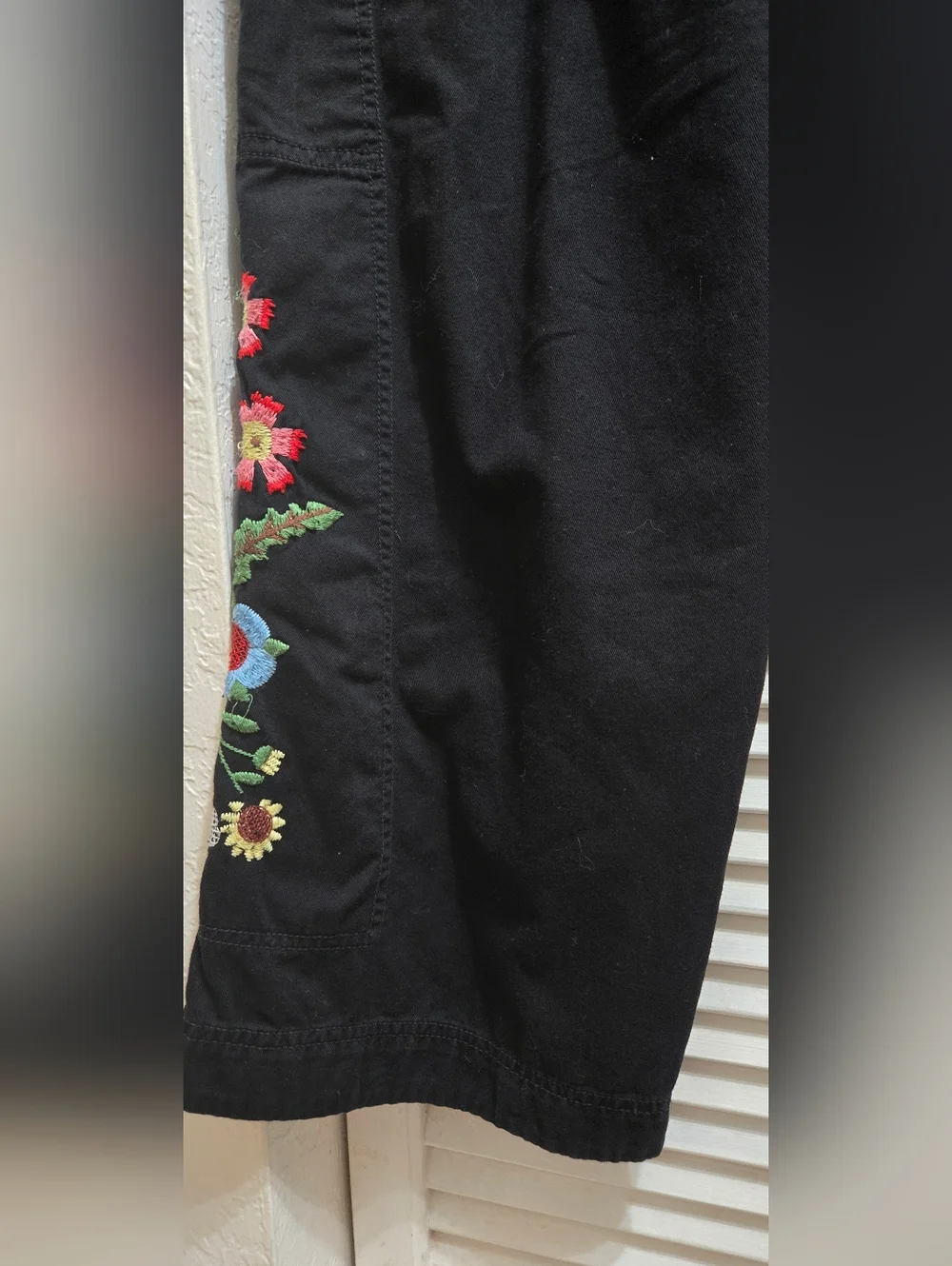 Johnny Was Hinga Wide Leg Embroidered Cargo Pants Black Boho Floral Size L - Picture 11 of 15